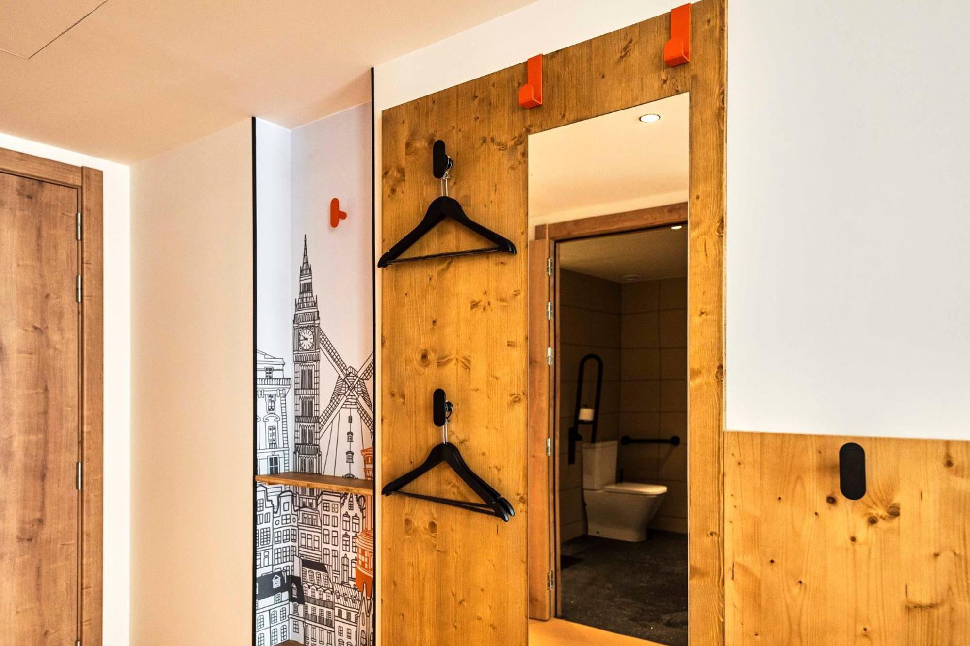 Easyhotel Barcelona La Sagrera — Fotos 2